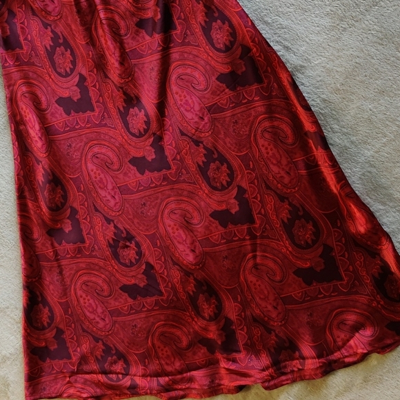 SOLD.......Stunning Silk Halter Dress - Picture 2 of 15